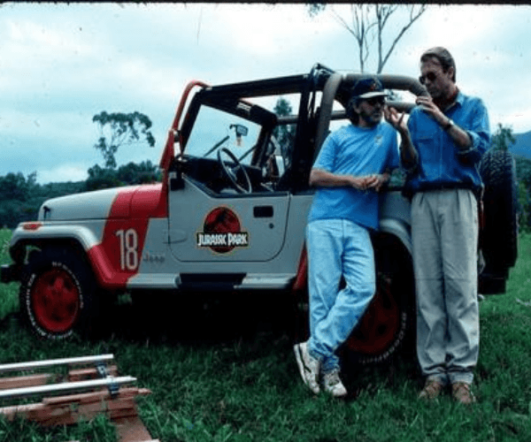 Jurassic Park – Behind the Scenes 8Ball